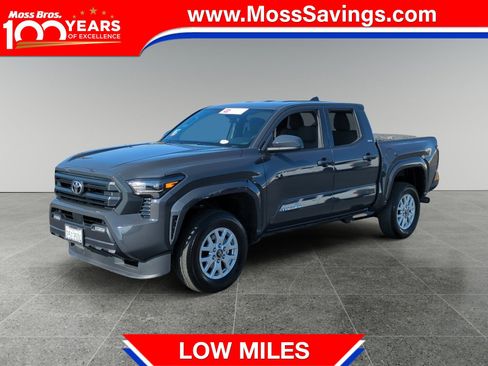 Used 2025 Toyota Tacoma SR5 RWD image 1