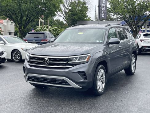 Used 2023 Volkswagen Atlas SE AWD/4WD image 2
