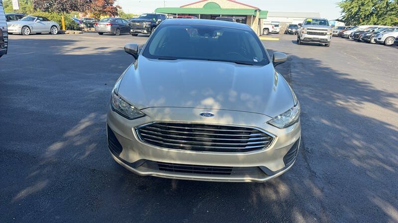 Used 2019 Ford Fusion SE FWD image 4