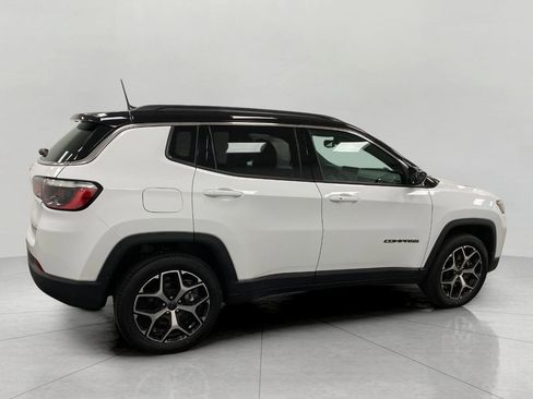 Used 2025 Jeep Compass Limited image 3