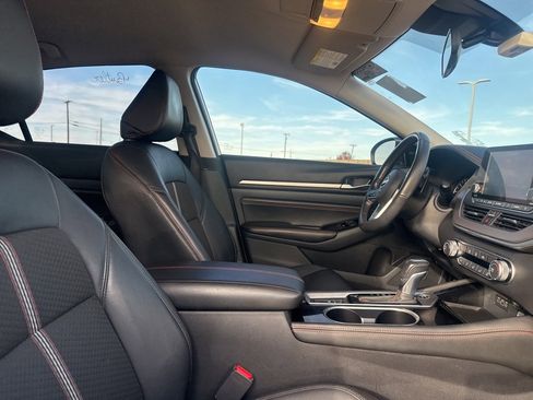 Certified 2023 Nissan Altima 2.5 SR image 11