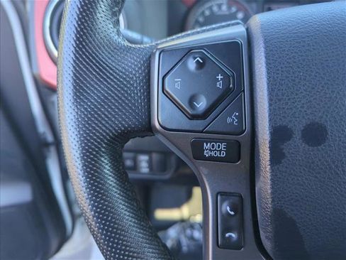 Used 2020 Toyota Tacoma TRD Sport image 11