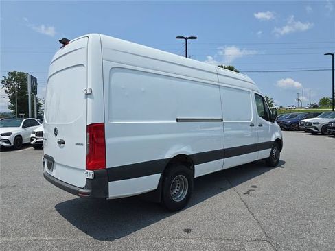 Used 2022 Mercedes-Benz Sprinter 3500 image 3
