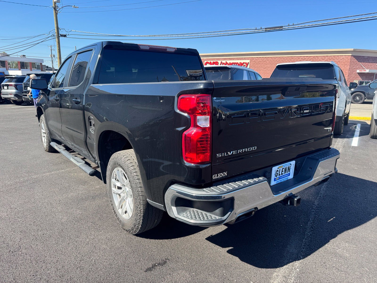 Used 2021 Chevrolet Silverado 1500 LT w/ Z71 Off-Road Package AWD/4WD image 4