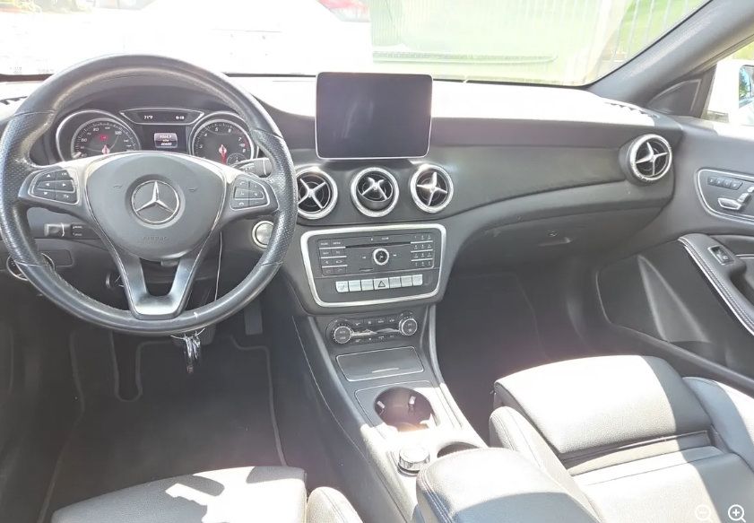 Used 2019 Mercedes-Benz CLA 250 image 3