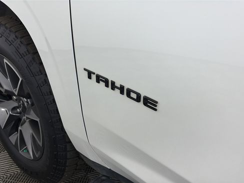 Used 2022 Chevrolet Tahoe Z71 w/ Luxury Package image 19