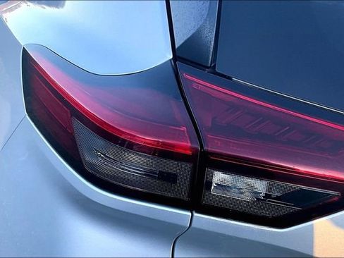 Used 2022 Nissan Rogue SV image 20