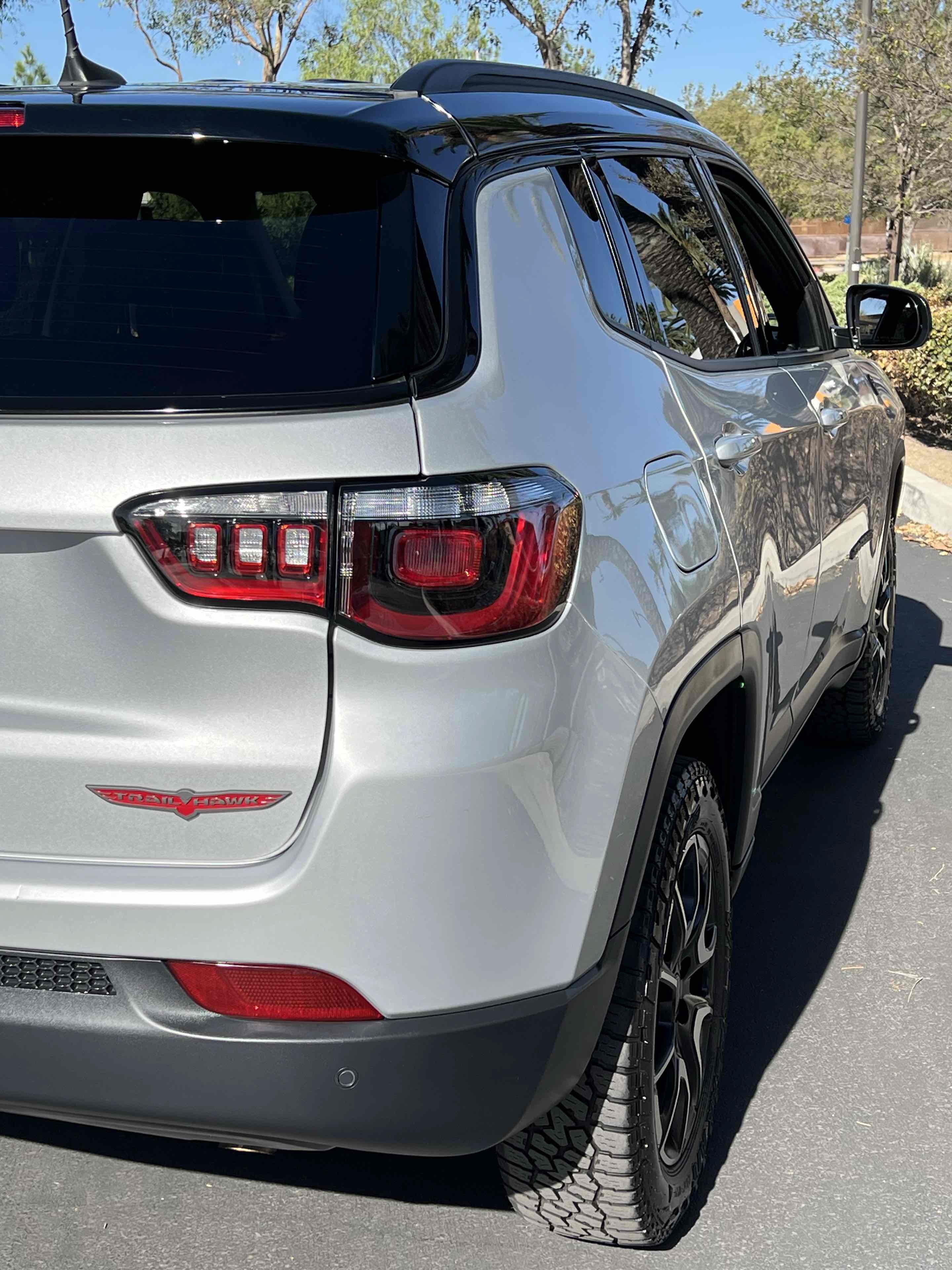 Used 2025 Jeep Compass Trailhawk AWD/4WD image 56