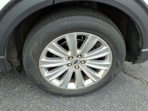 Used 2020 Ford Explorer Limited image 24