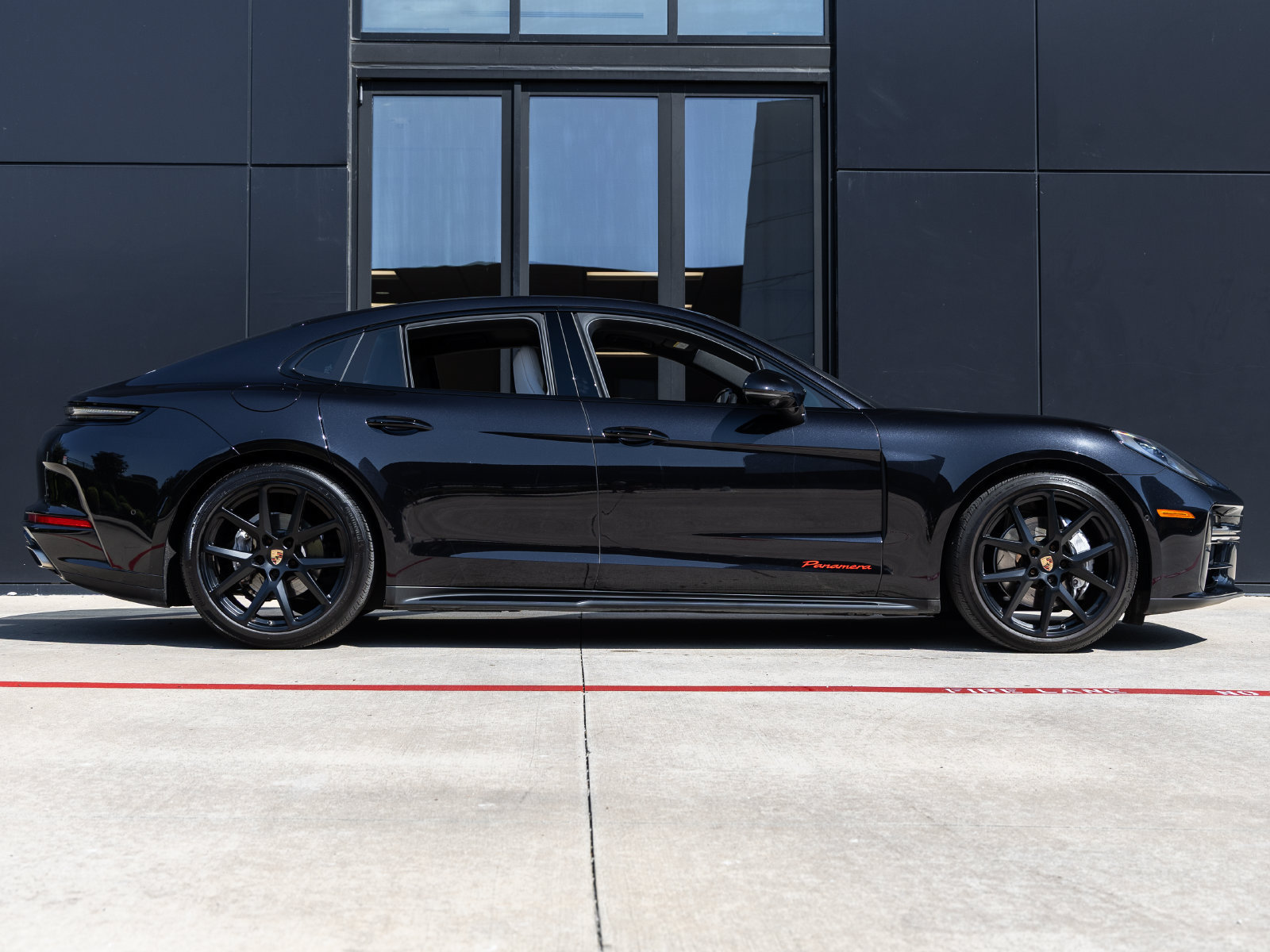 Certified 2024 Porsche Panamera RWD image 12
