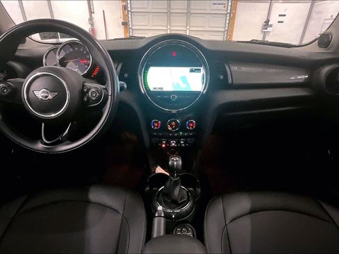 Used 2016 MINI Cooper 4-Door Hardtop image 14