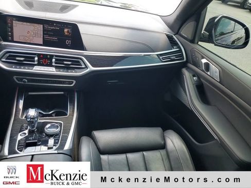 Used 2021 BMW X7 xDrive40i w/ M Sport Package AWD/4WD image 30