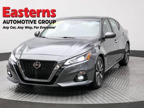 Used 2022 Nissan Altima 2.5 SL image 1