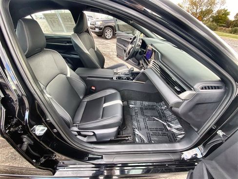 Used 2026 Toyota Camry SE image 25