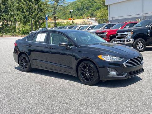 Certified 2019 Ford Fusion SE w/ Equipment Group 151A FWD image 1