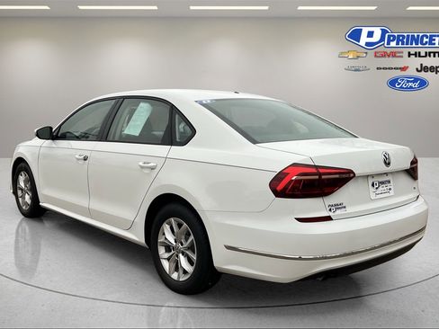 Used 2018 Volkswagen Passat 2.0T S image 5