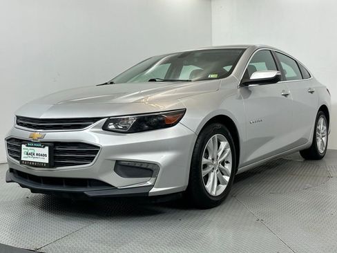 Used 2018 Chevrolet Malibu LT image 3