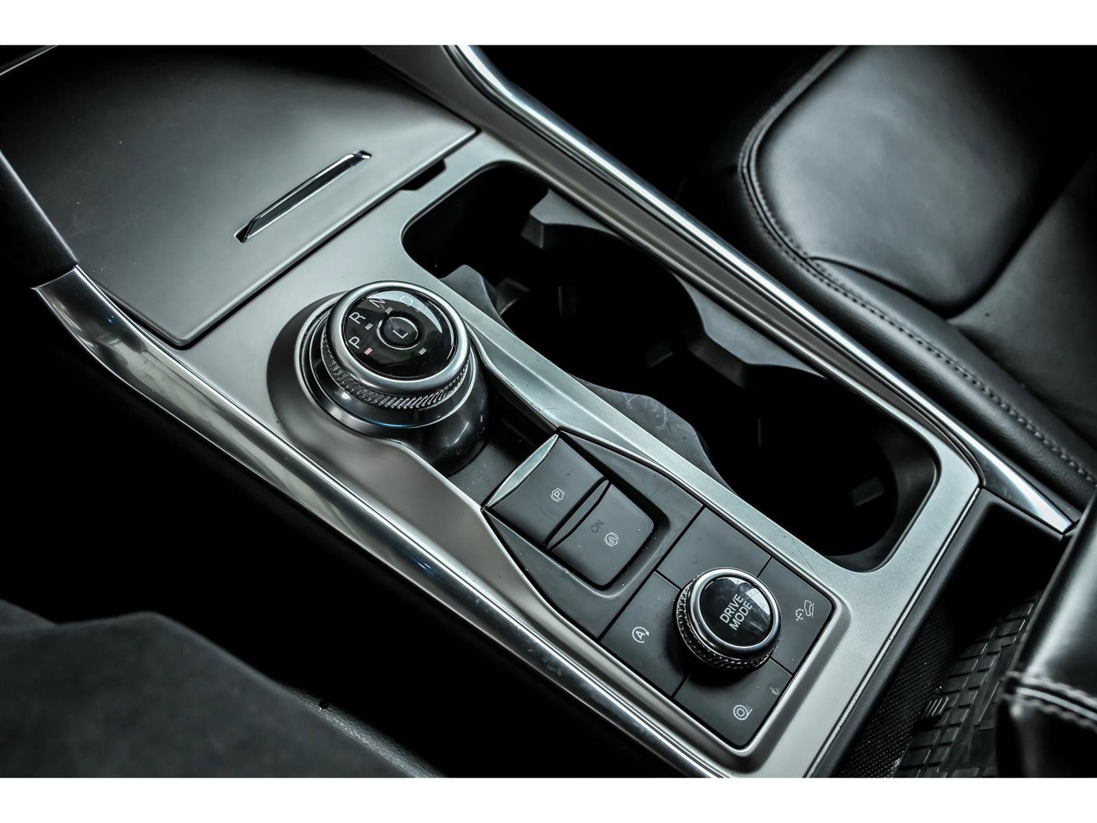 Used 2023 Ford Explorer Limited AWD/4WD image 22