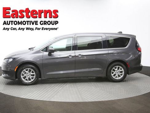 Used 2023 Chrysler Voyager LX FWD image 58