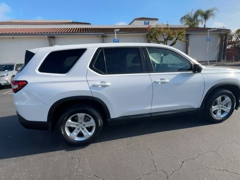 Used 2023 Honda Pilot LX image 9