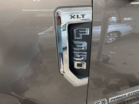Used 2022 Ford F350 XLT AWD/4WD image 4