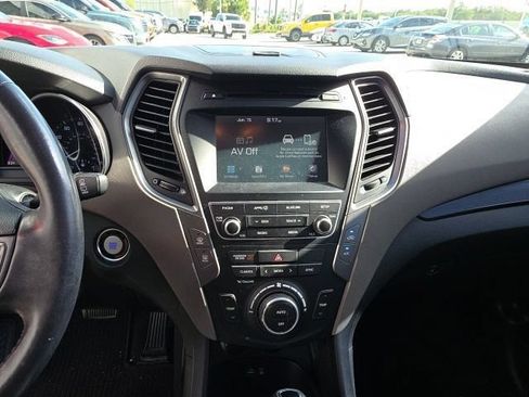 Used 2017 Hyundai Santa Fe Sport FWD image 17