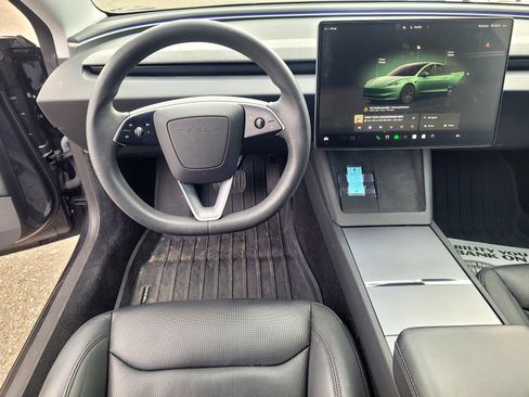 Used 2024 Tesla Model 3 Standard Range image 8