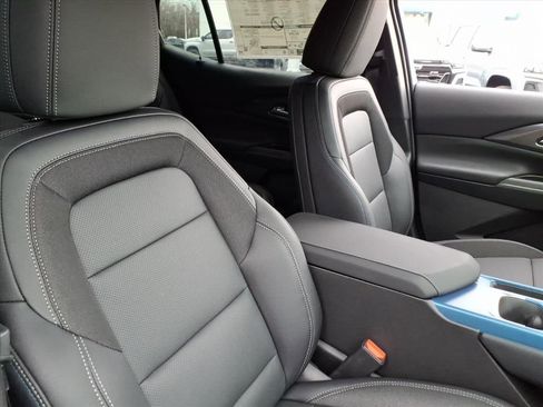 New 2026 Chevrolet Equinox EV LT image 17