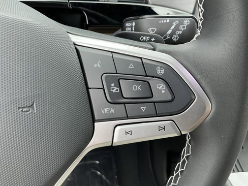 New 2026 Volkswagen Atlas Cross Sport SE FWD image 17