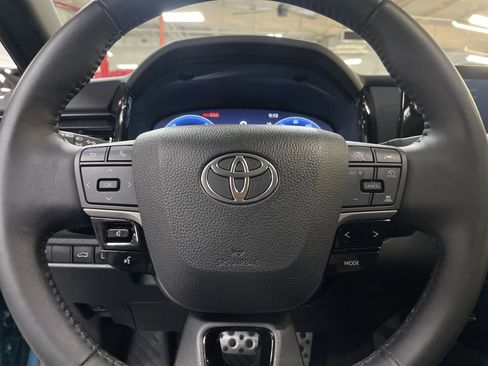 Used 2025 Toyota Camry XSE image 18