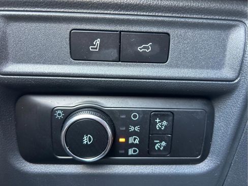 Used 2024 Ford Expedition Limited image 15