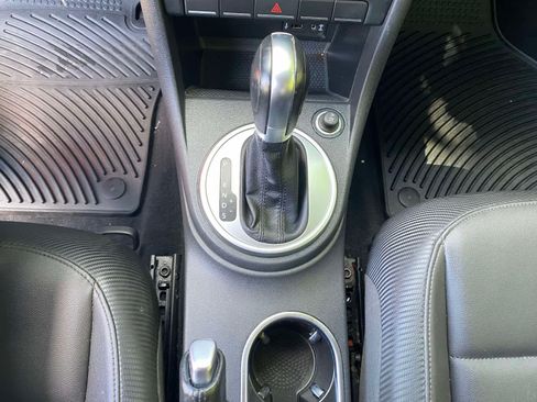 Used 2016 Volkswagen Beetle 1.8T SE FWD image 17