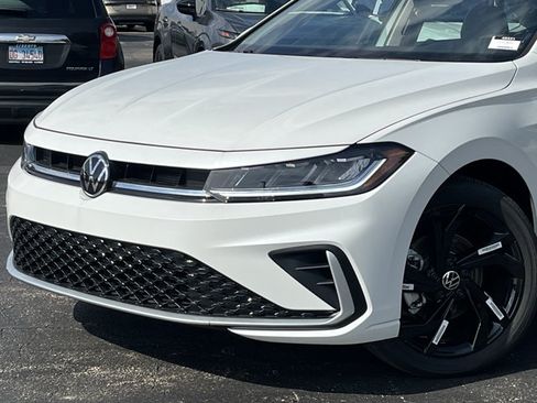 New 2026 Volkswagen Jetta SE FWD image 13