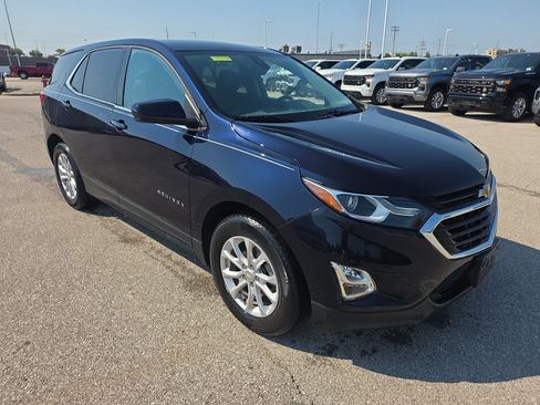 Used 2020 Chevrolet Equinox LT FWD image 2