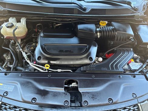 Used 2025 Chrysler Pacifica Select FWD image 22