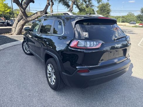 Used 2019 Jeep Cherokee Latitude w/ Popular Appearance Group FWD image 4