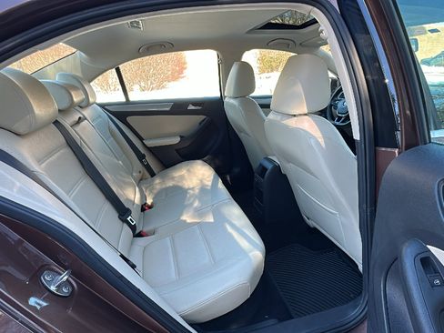 Used 2017 Volkswagen Jetta SE image 25