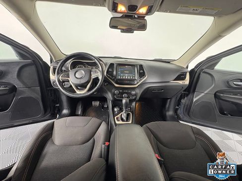 Used 2017 Jeep Cherokee 75th Anniversary AWD/4WD image 4