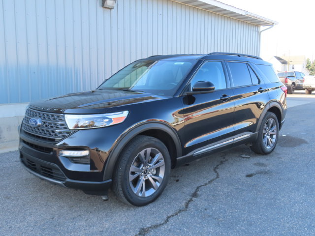 Used 2022 Ford Explorer XLT w/ Equipment Group 202A AWD/4WD image 4