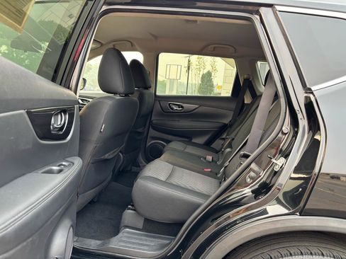 Used 2019 Nissan Rogue SV AWD/4WD image 31