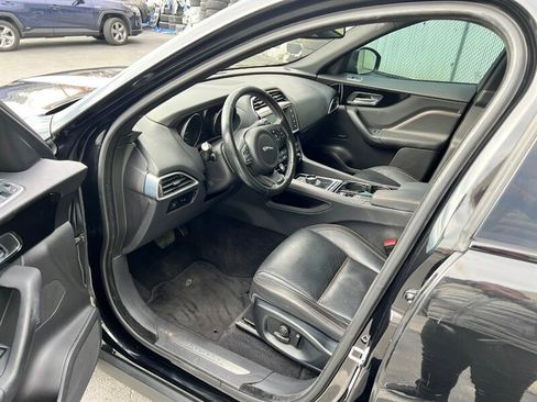 Used 2017 Jaguar F-PACE Prestige image 15