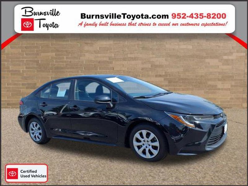 Certified 2024 Toyota Corolla LE image 1