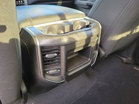 Used 2019 RAM 1500 Big Horn AWD/4WD image 11