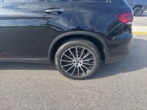 Used 2021 Mercedes-Benz GLC 300 image 11
