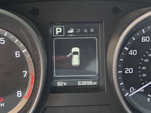 Used 2017 Hyundai Santa Fe Sport FWD image 14