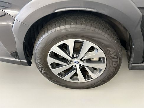 Used 2023 Subaru Outback Premium AWD/4WD image 11