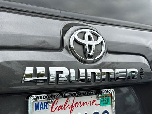 Used 2021 Toyota 4Runner SR5 AWD/4WD image 12
