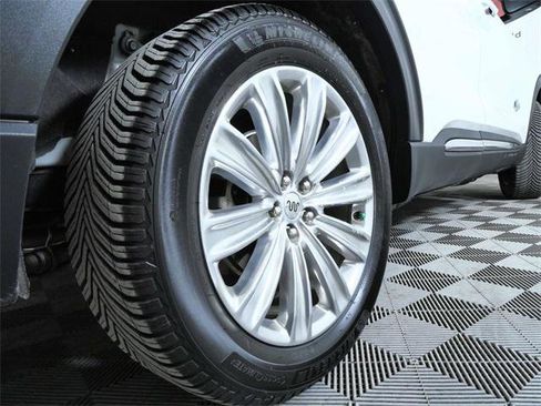 Used 2022 Ford Explorer King Ranch w/ Technology Package image 9