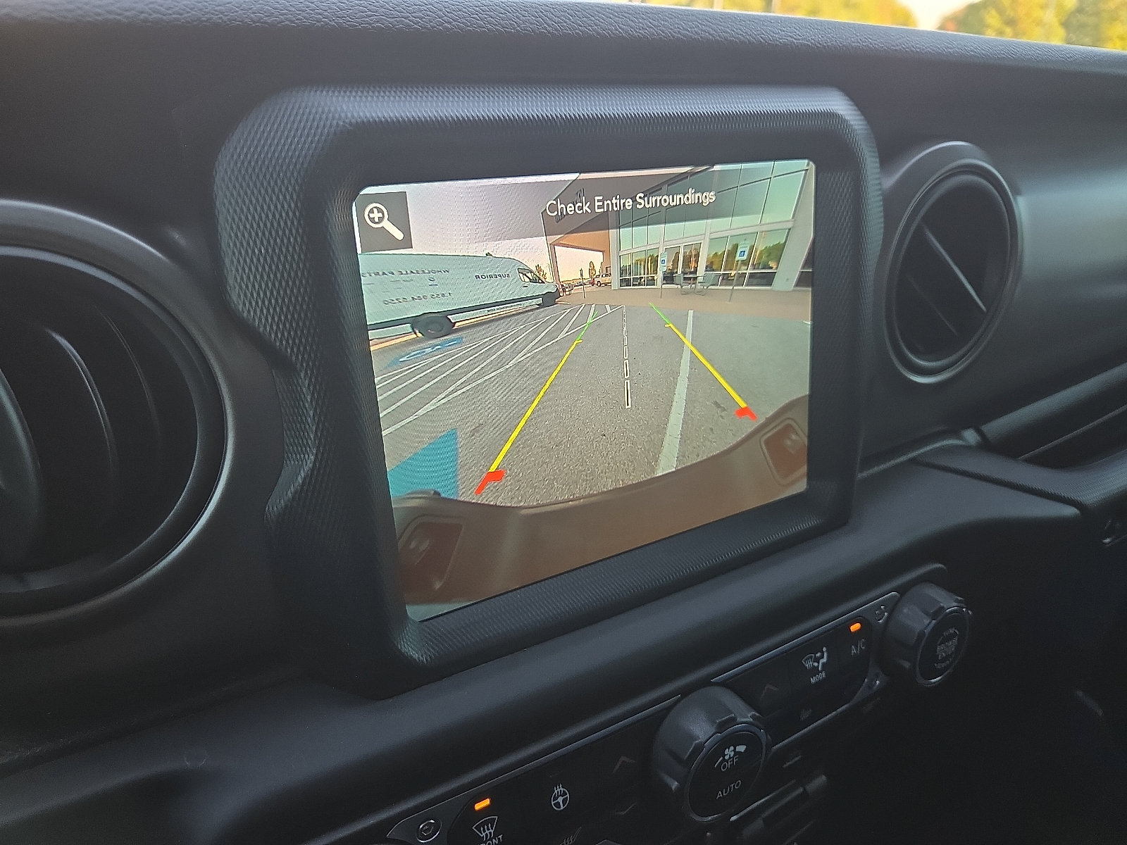 Used 2022 Jeep Gladiator Sport AWD/4WD image 17
