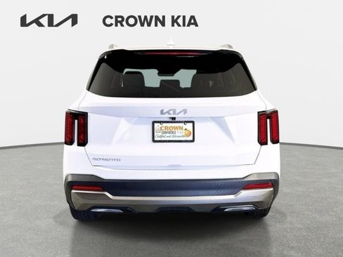 Used 2025 Kia Sorento S FWD image 6